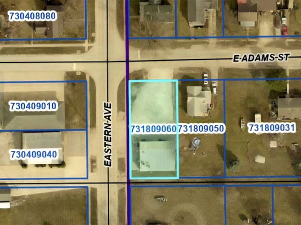594 Eastern Avenue , Marengo, IA 52301