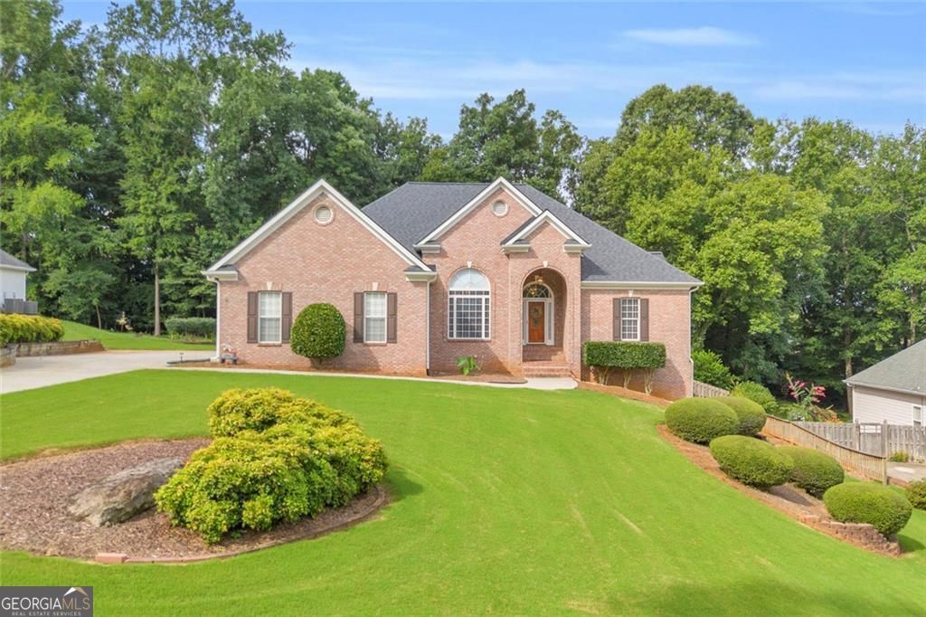 1390 Beringer Drive, Hoschton, GA 30548 Main Photo