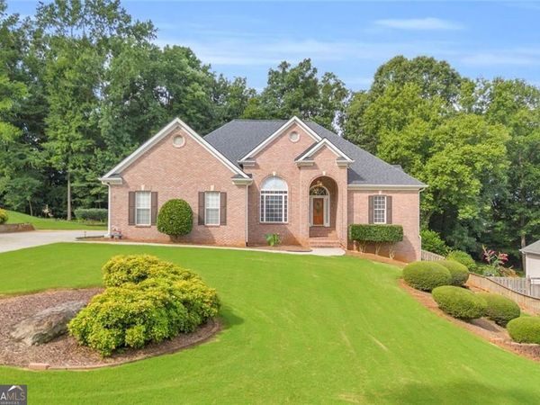 1390 Beringer Drive, Hoschton, GA 30548