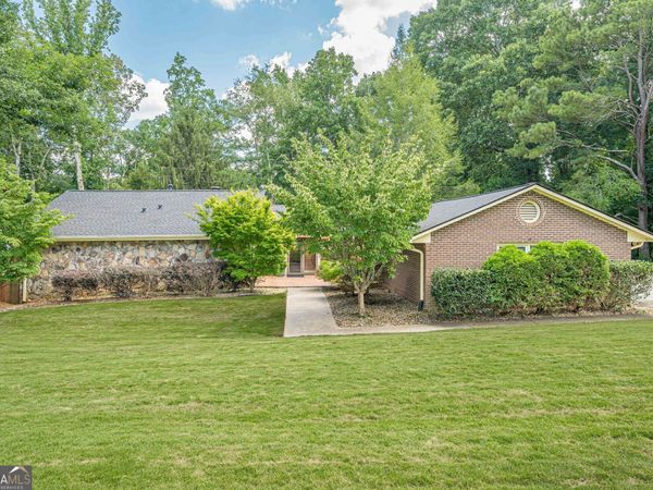 115 Farmstead Lane, Roswell, GA 30075