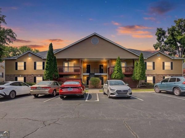 706 Brighton Point, Sandy Springs, GA 30328