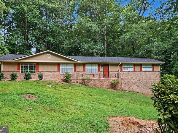 2216 Chestnut Log Drive, Lithia Springs, GA 30122