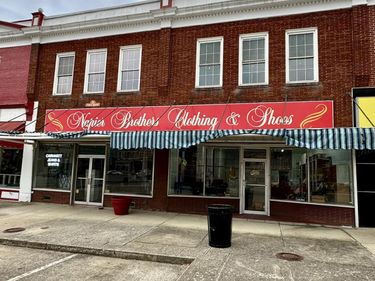 35 Public Square, Lancaster, KY 40444