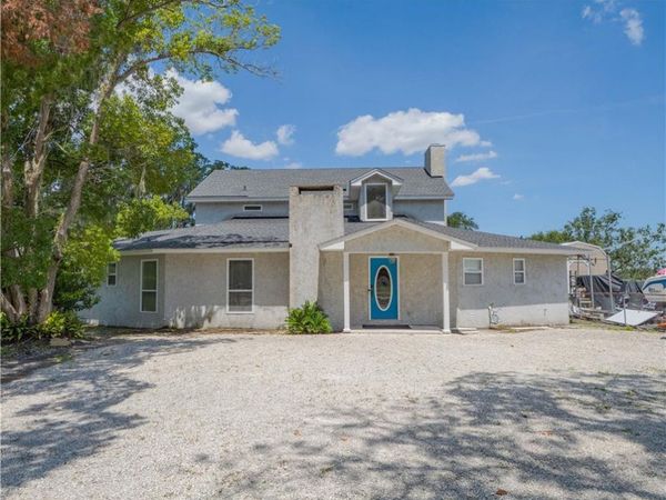 54 East Avenue , Waverly, GA 31565
