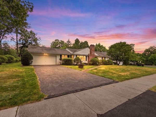 774 Shaker Rd, Longmeadow, MA 01106