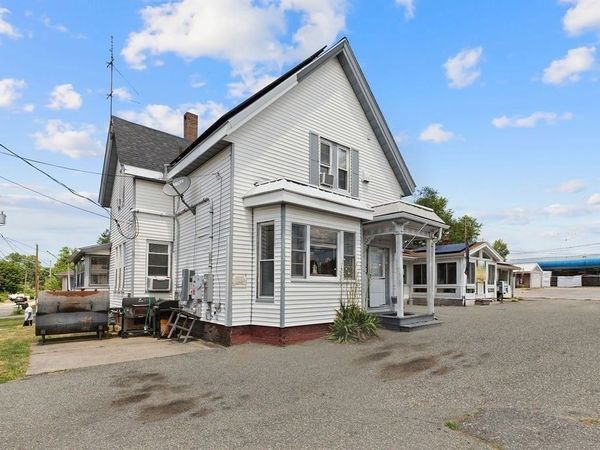 616 Centre, Brockton, MA 02302
