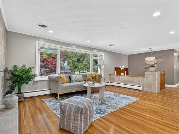 32 Bobolink Rd, Wellesley, MA 02481