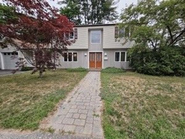 633 Saw Mill Brook Pkwy, Unit 1, Newton, MA 02459