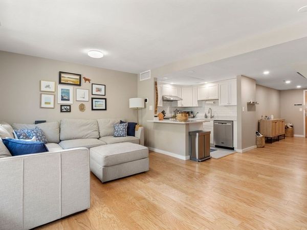 376 Commercial Street, Unit 2B, Boston, MA 02109