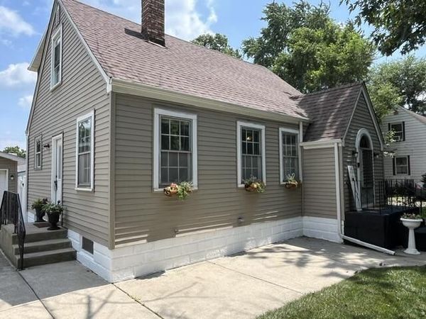 1213 Sycamore Street , Crown Point, IN 46307