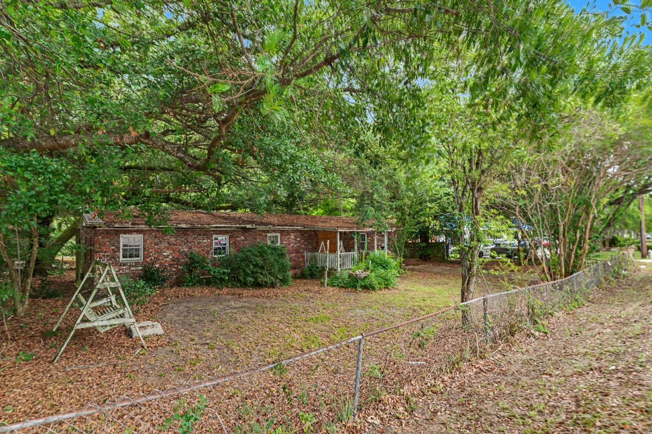 215 Old Trolley Road  Photo 4