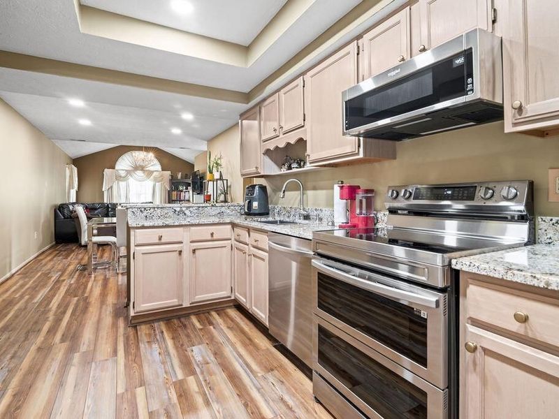 1275 Villa Oaks Court, Columbus, OH 43230 Photo 4