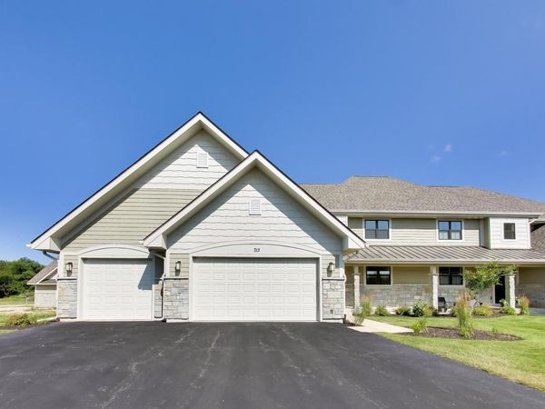 713 Greenview CIRCLE, Lake Geneva, WI 53147