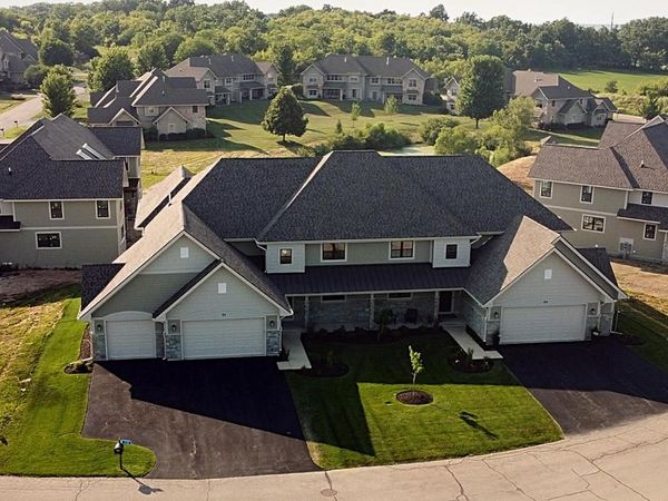 713 Greenview CIRCLE, Lake Geneva, WI 53147