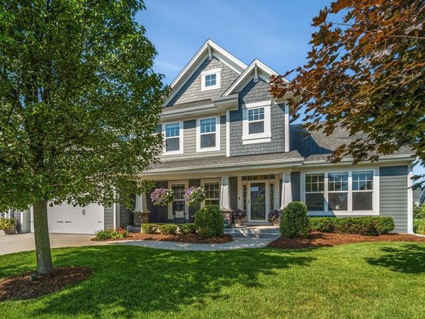 W79N423 Ridgeway LANE, Cedarburg, WI 53012