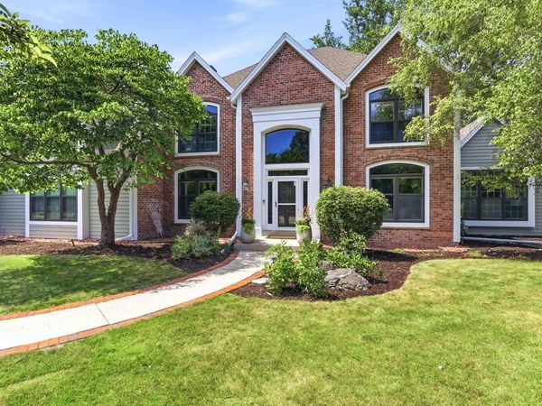 10105 N Parkside COURT, Mequon, WI 53092