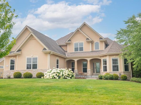 W197N5635 Powell DRIVE, Menomonee Falls, WI 53051