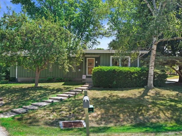 4880 S 37th STREET, Greenfield, WI 53221