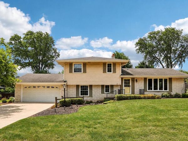 13425 W Old Oak LANE, New Berlin, WI 53151