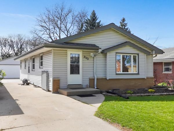 2125 N 113th STREET, Wauwatosa, WI 53226