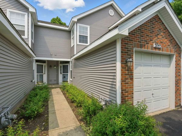 2052 WAVERLY Lane , Algonquin, IL 60102
