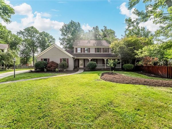 6993 Deer Path , Olmsted Twp, OH 44138