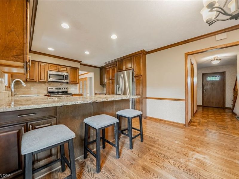 6993 Deer Path, Olmsted Township, OH 44138 Photo 10