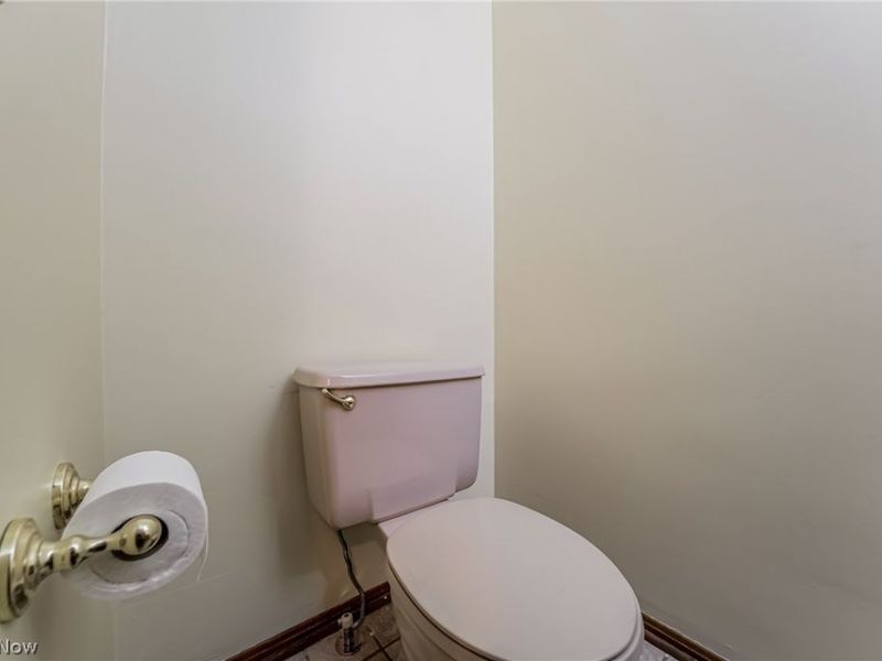 6993 Deer Path, Olmsted Township, OH 44138 Photo 16