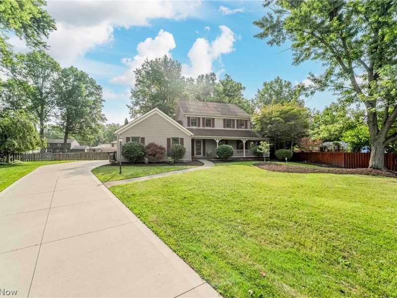 6993 Deer Path, Olmsted Township, OH 44138 Photo 3