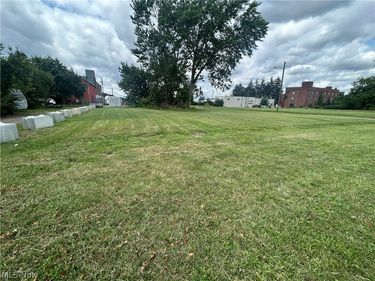 Wells Avenue SW, Canton, OH 44707