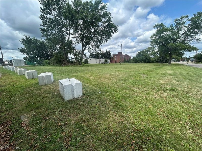 Wells Avenue SW, Canton, OH 44707 Photo 2
