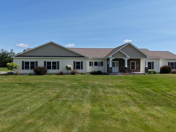 207 Corinth Road , Hudson, ME 04449