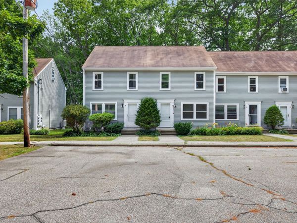 60 Brown Street, Unit 8, Kennebunk, ME 04043