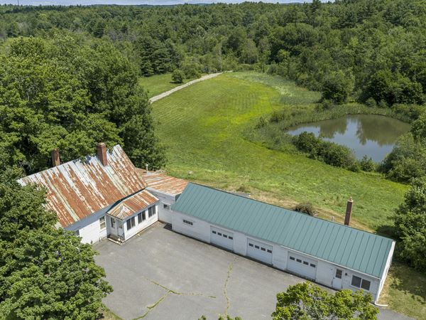 142 Windsor Road , China, ME 04358