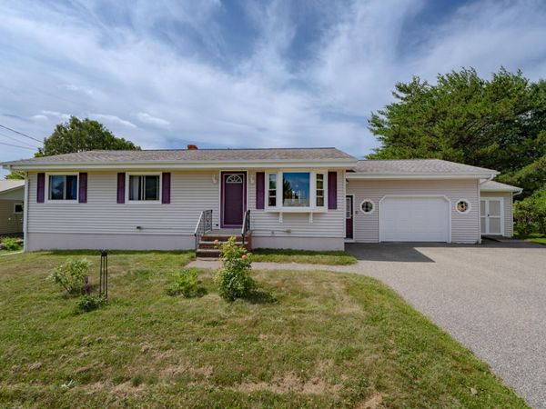 17 Heathwood Lane , Lewiston, ME 04240