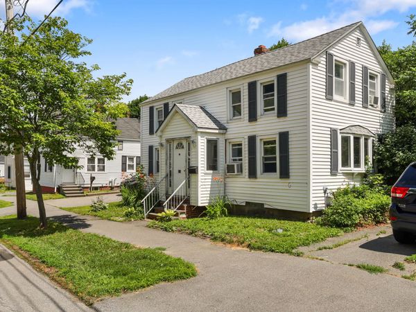 203 Grove Street , Bangor, ME 04401