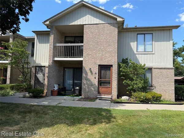 34790 W 8 Mile Road, Farmington Hills, MI 48335