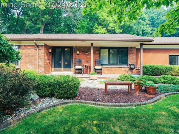 344 Shagbark Drive, Rochester Hills, MI 48309