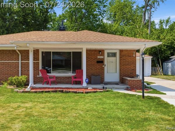 28043 Red Leaf Lane, Southfield, MI 48076