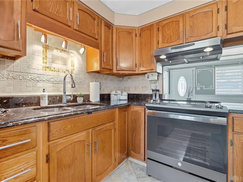 4922 Stoneyview Court, Huber Heights, OH 45424 Photo 17