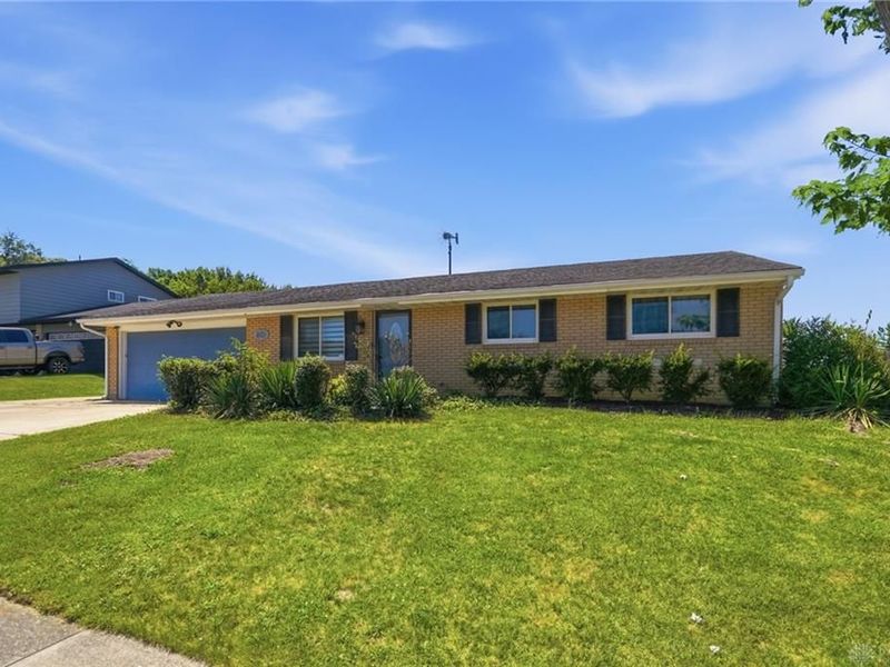 4922 Stoneyview Court, Huber Heights, OH 45424 Photo 3