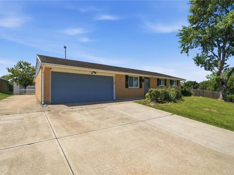 4922 Stoneyview Court, Huber Heights, OH 45424 Photo 4
