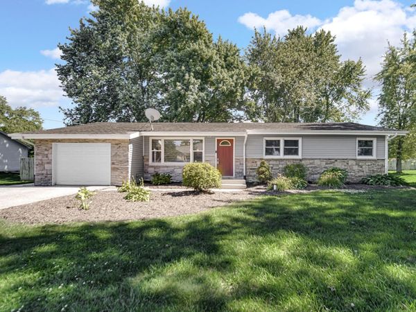 2110 Country Club Road , Valparaiso, IN 46383