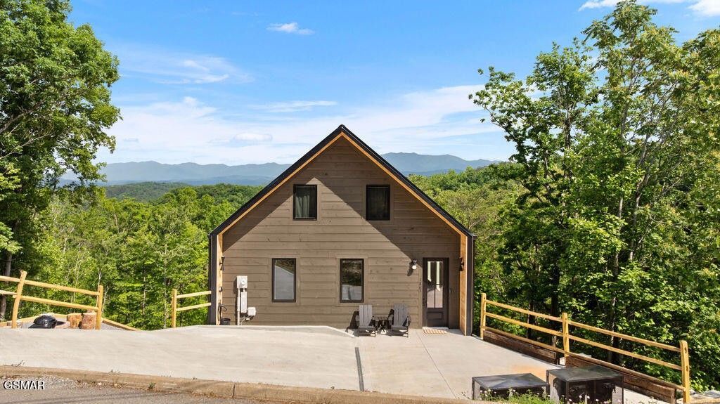 1863 Bluff Ridge Road, Sevierville, TN 37876 Main Photo