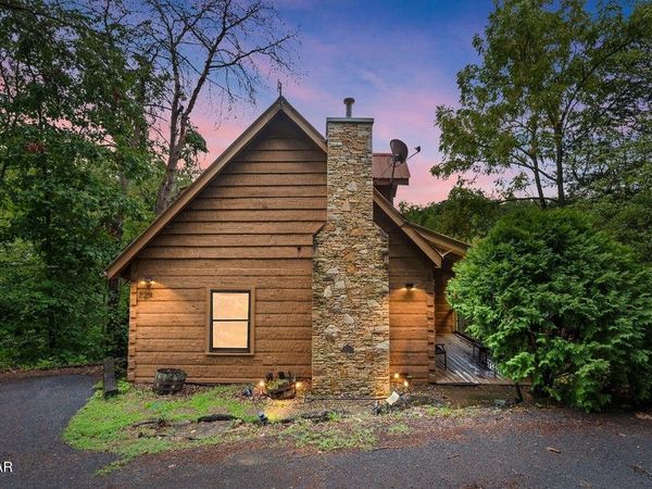 229 Cherokee Path Way , Sevierville, TN 37876