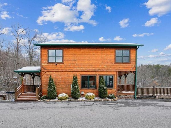 889 Great Smoky Way , Gatlinburg, TN 37738