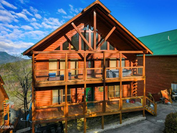 950 Black Bear Cub Way , Sevierville, TN 37862