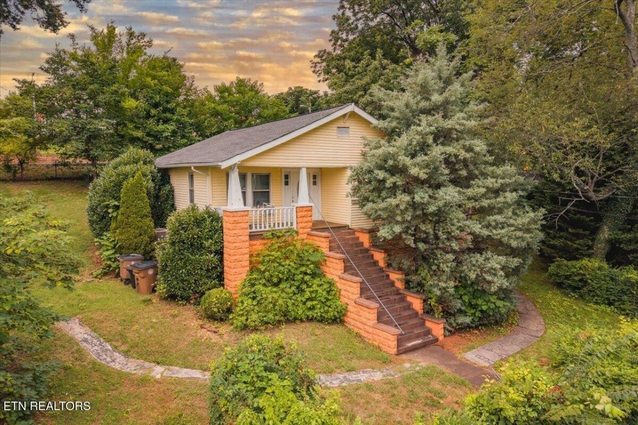 1211 Moses Ave, Knoxville, TN 37921 Main Photo