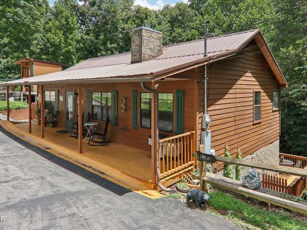 2746 Easy Street, Sevierville, TN 37862