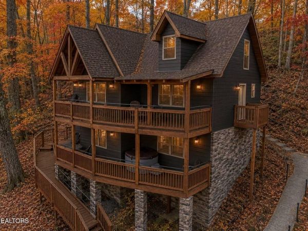 1218 N Baden Drive , Gatlinburg, TN 37738